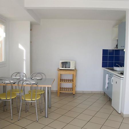 Aparthotel ULVF Les Romarins à Fleury  Extérieur photo